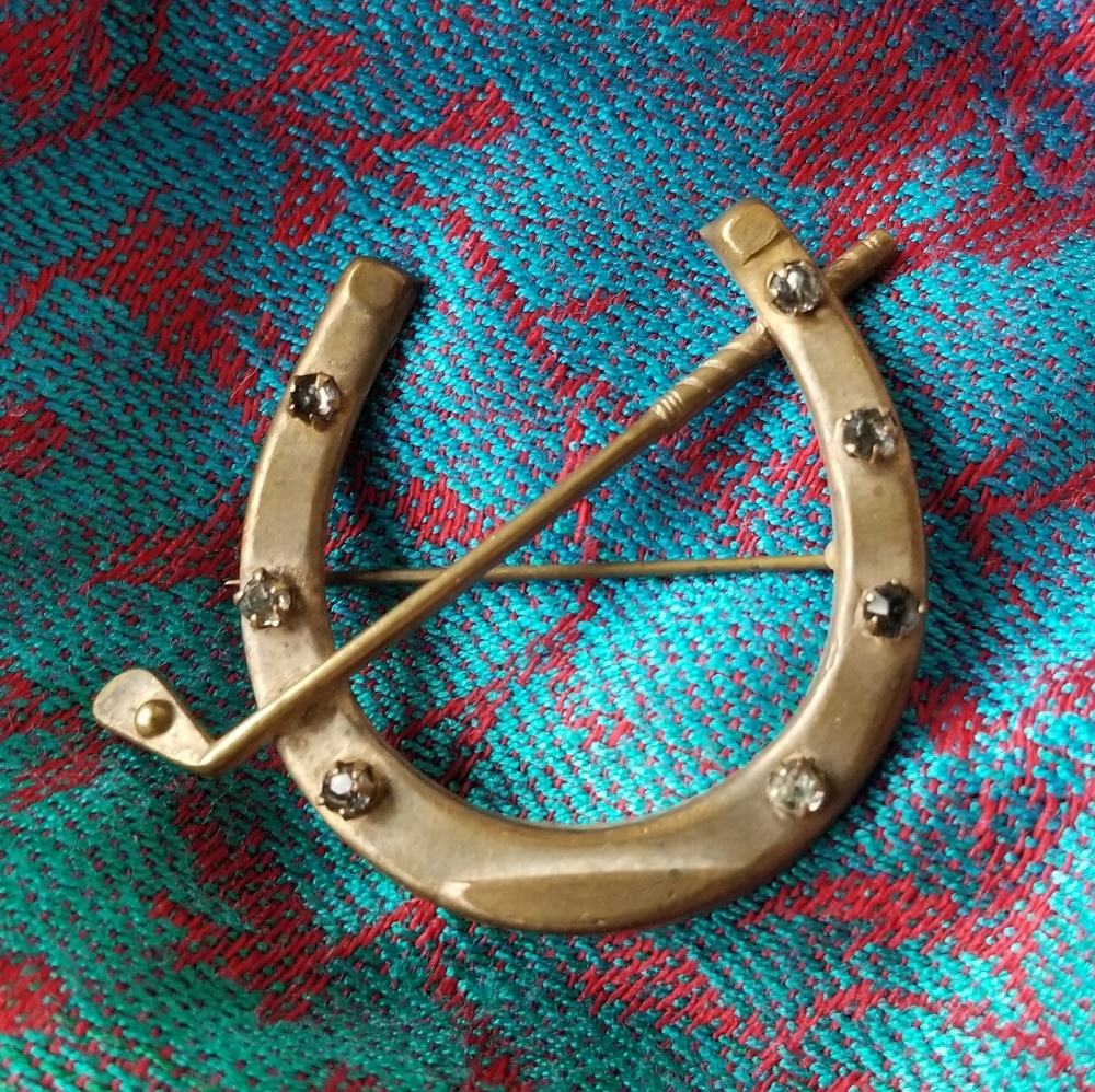 Relisted - Antique horseshoe brooch dark bronze gold ton Victorian Edwardian pin - Picture 4 of 10